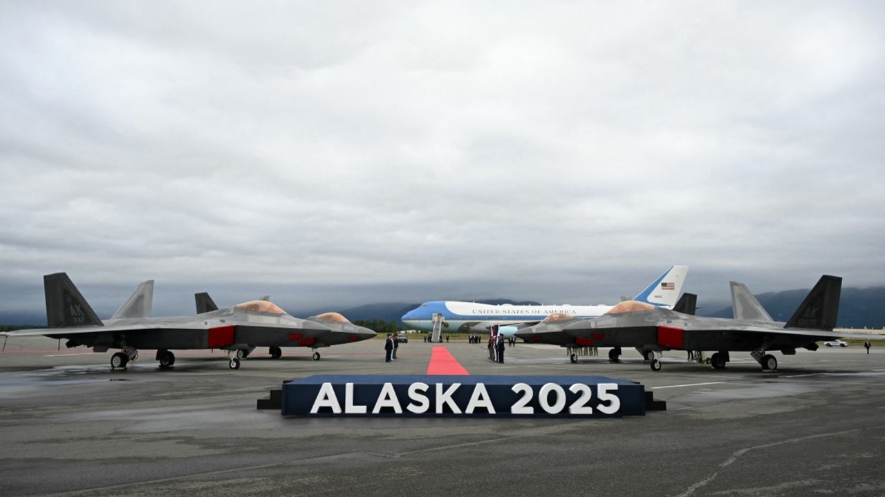 ¡Impactante! Aviones de Última Generación Sorprenden a Putin Durante Encuentro con Trump en Alaska