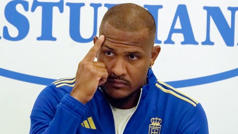 Salomón Rondón, delantero venezolano del Real Oviedo de España - Foto: EFE