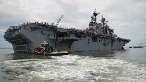 USS Iowa Jima en su partida de Norfolk - Foto: US Navy