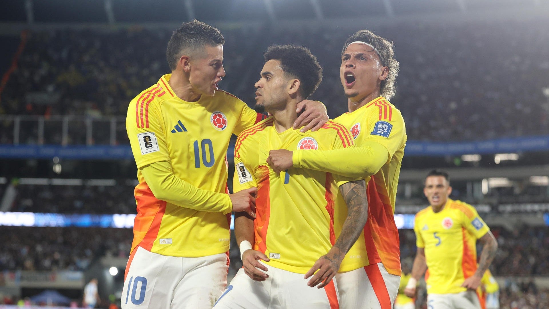 James Rodríguez, Luis Díaz y Richard Ríos, jugadores de la selección Colombia - Foto: EFE