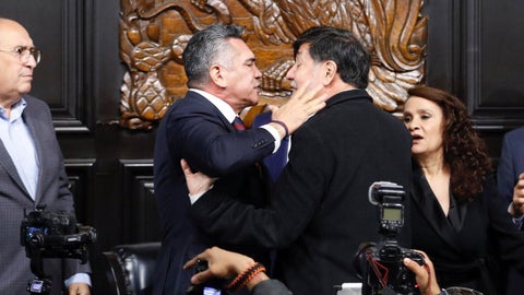 Líder opositor Alejandro Moreno y Presidente del Senado, Gerardo Hernández Noroña | Foto AFP News
