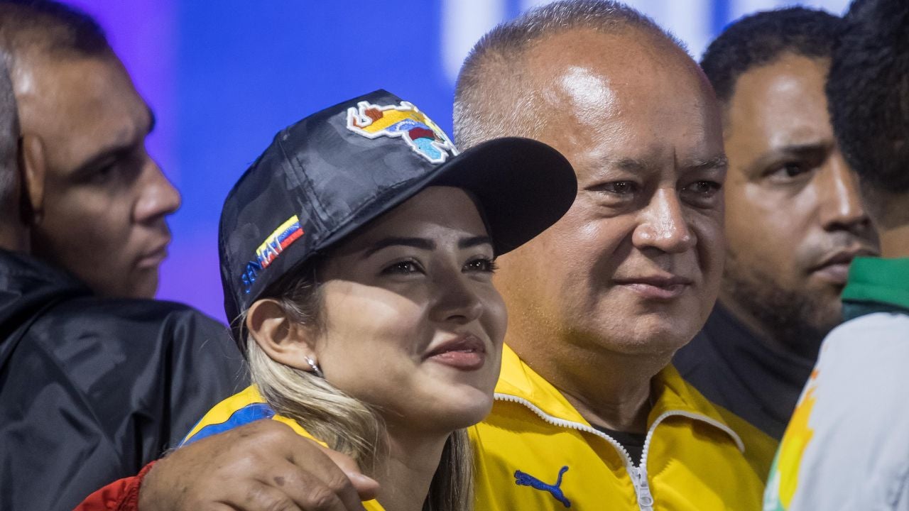 Daniella Cabello junto a su padre Diosdado Cabello | Foto EFE