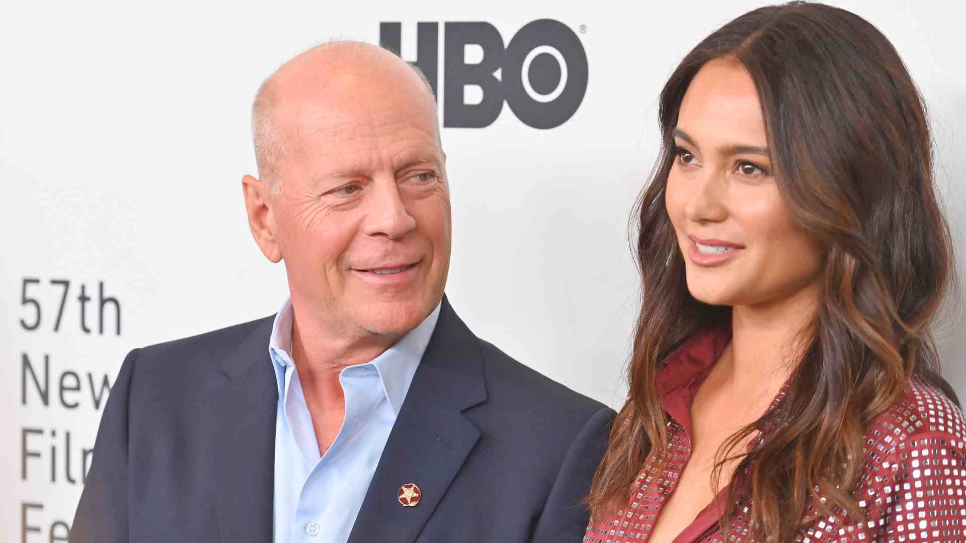 Bruce Willis y su esposa Emma Heming - AFP
