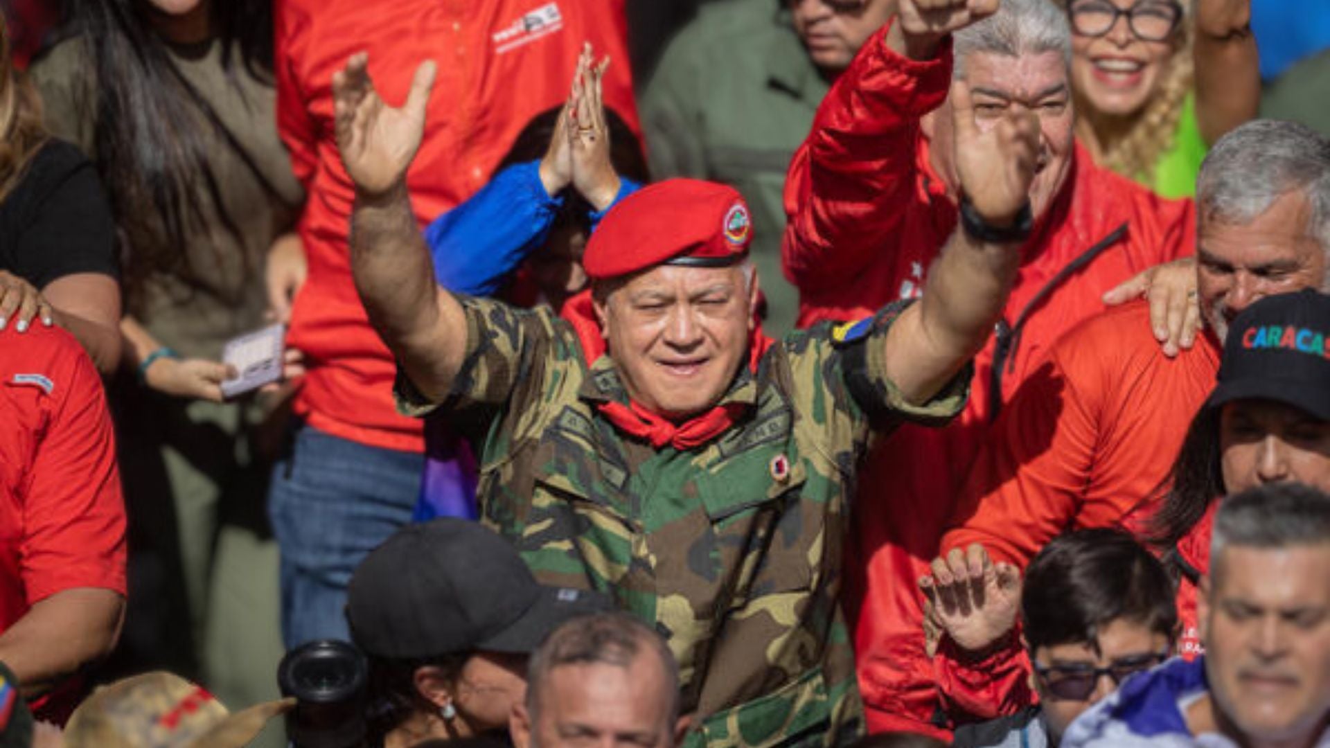 Diosdado Cabello lidera entrenamiento militar de jóvenes | Foto EFE