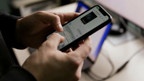 La crisis que atraviesa el periodismo en Ecuador | Foto Canva