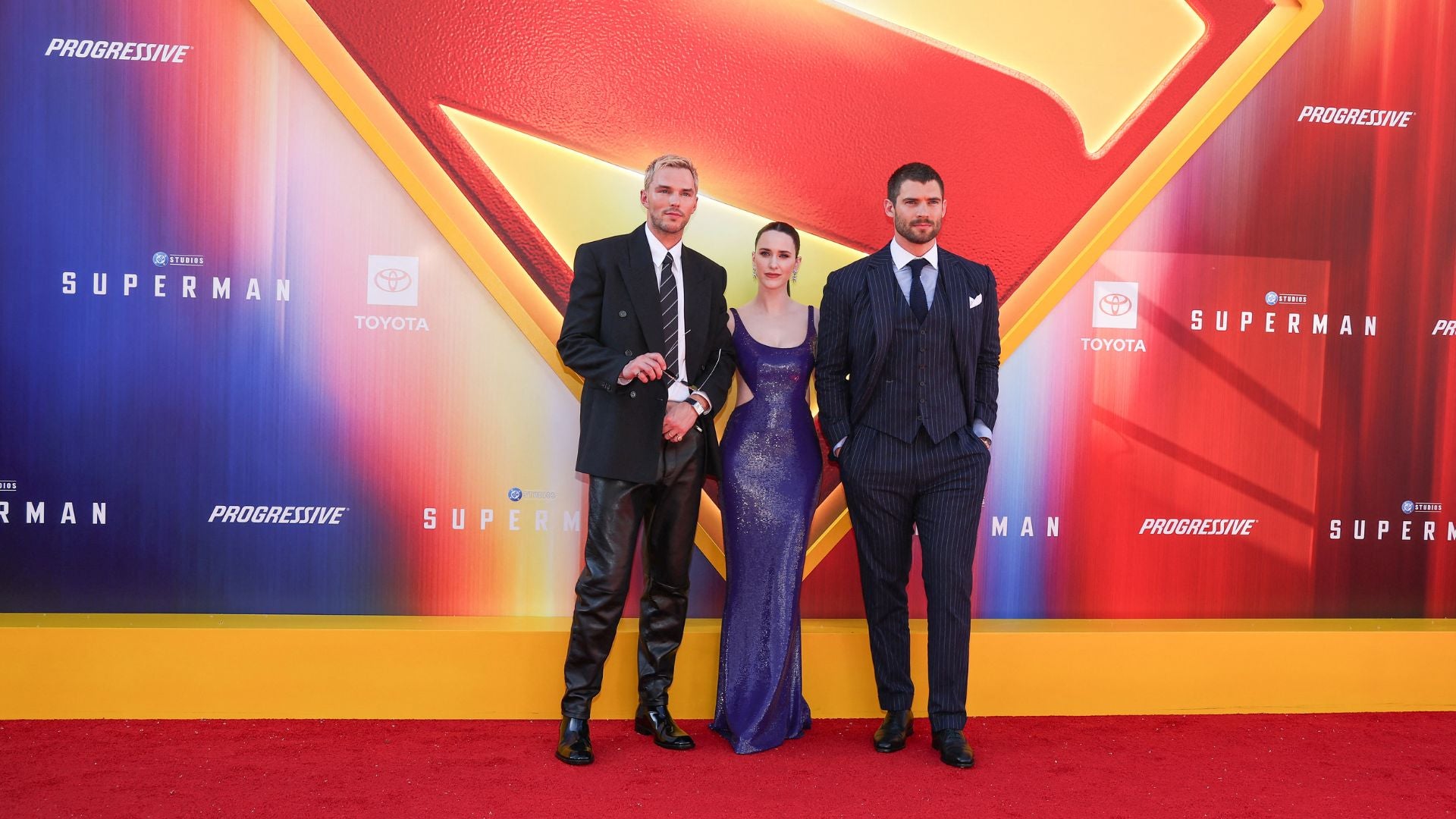 El elenco de 'Superman' en el estreno de la película en el Teatro Chino-Foto: AFP