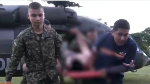 Intentar quemar vivos a dos militares en Colombia / FOTO: Captura de video