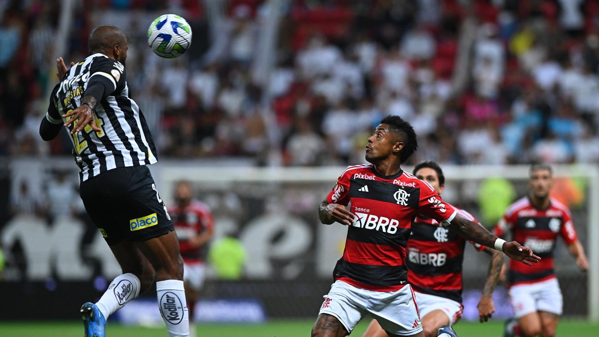 Fútbol brasileño entre Flamengo y Santos en 2023 - Foto: EFE