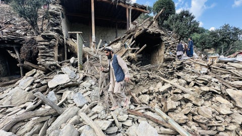 Escombros tras terremoto en Afganistán - Foto EFE