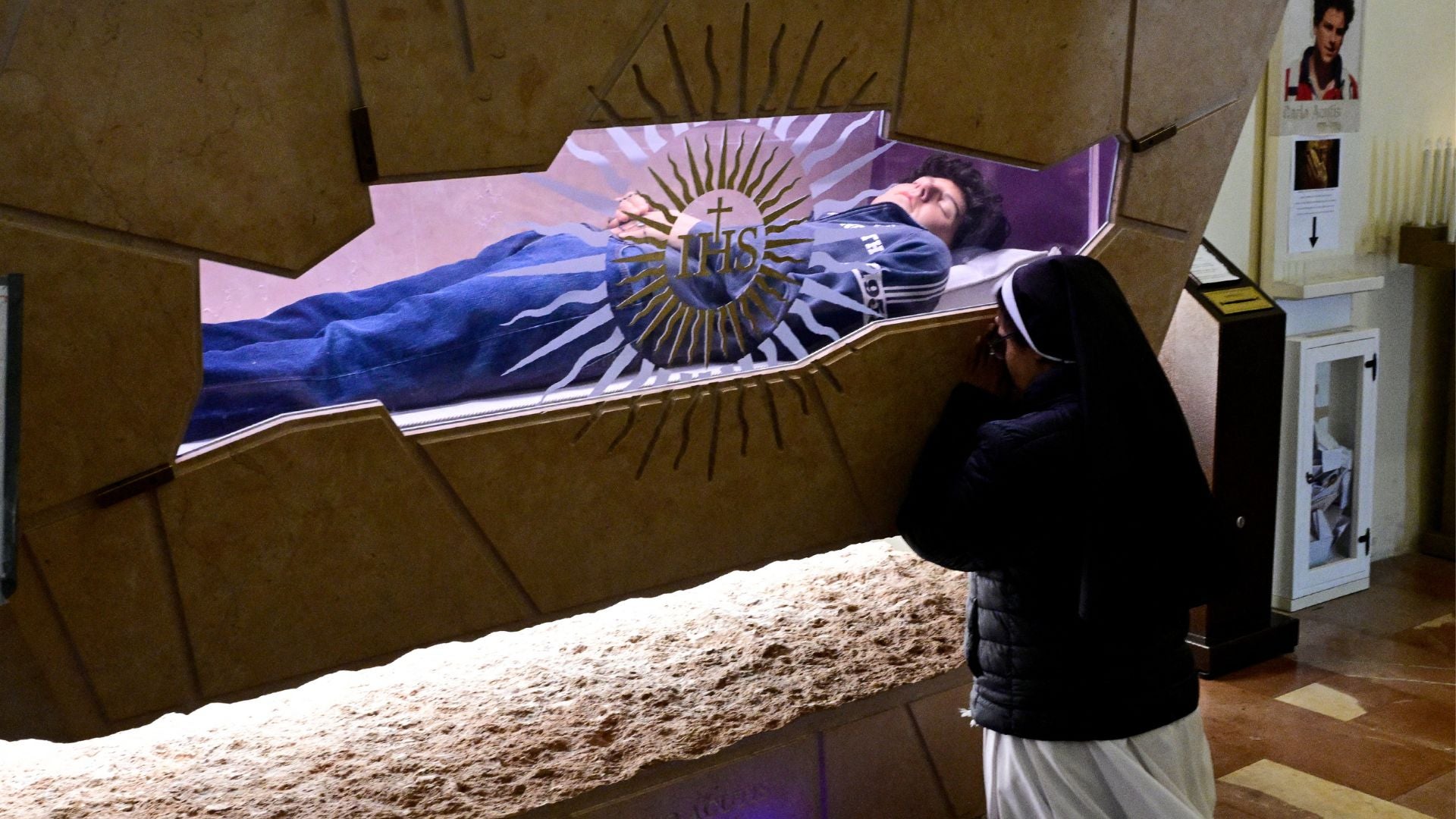 Cuerpo de Carlo Acutis (AFP)