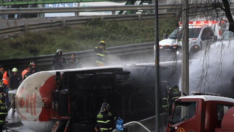 Explosión de camión cargado con pipetas de gas en México. (EFE)