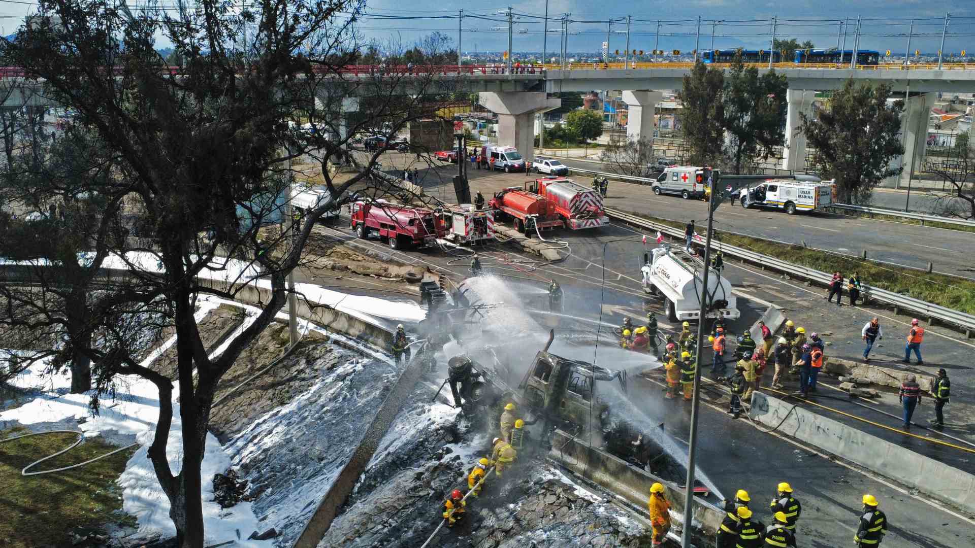 Tragedia en México por explosión de camión que trasportaba gas - AFP