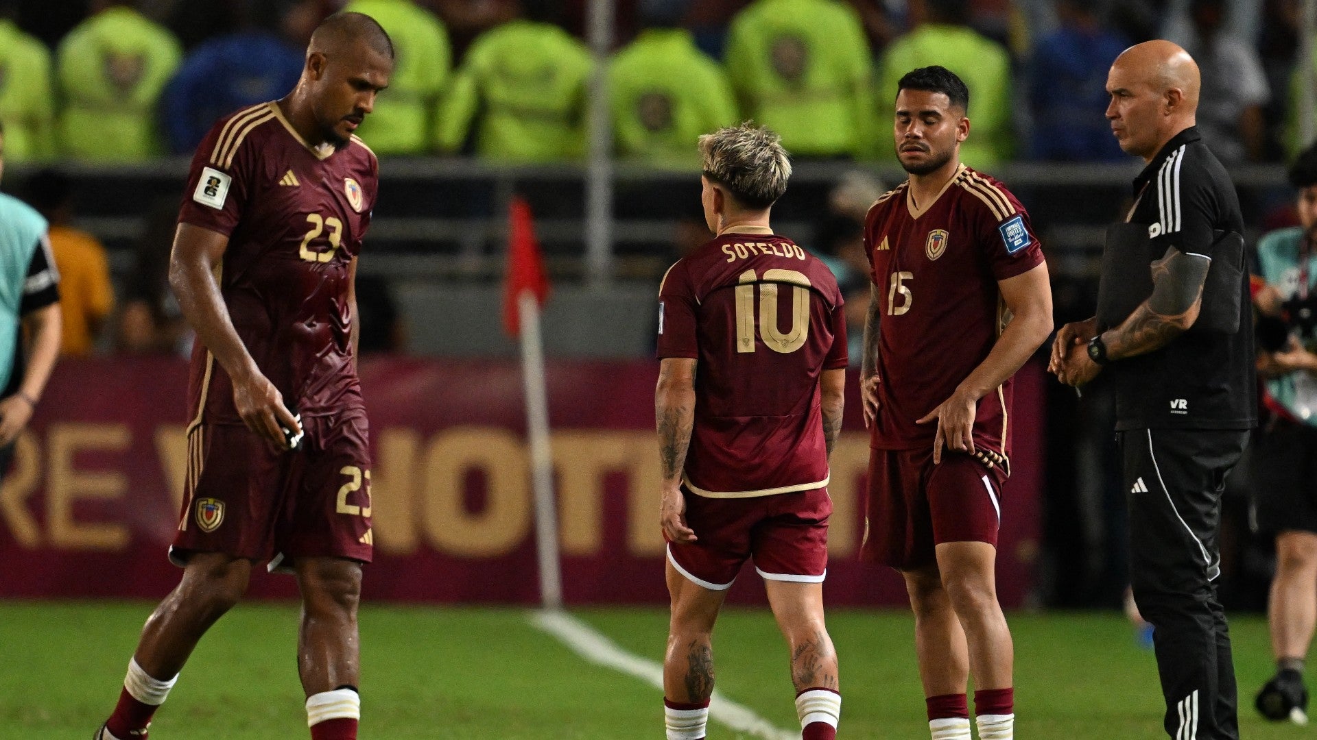 Jugadores de la Selección de Venezuela: Salomon Rondon, Yeferson Soteldo y Miguel Navarro | Foto: AFP