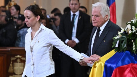 María Claudia Tarazona y Miguel Uribe Londoño (AFP)