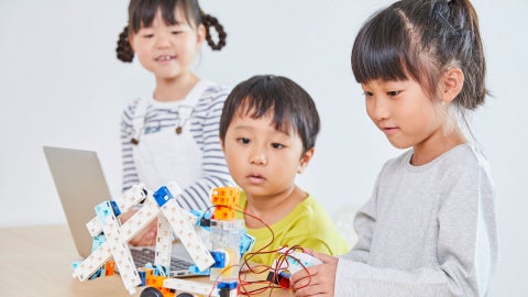 El robot que revoluciona el aprendizaje y educación de los niños - Foto referencia: Canva