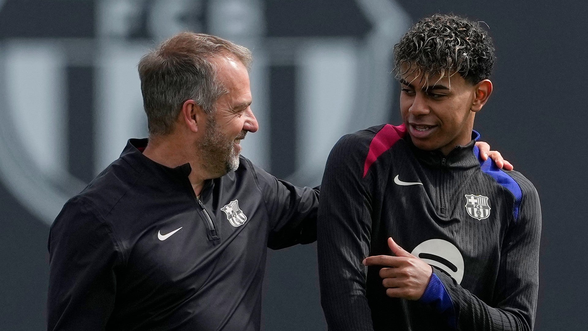 Hansi Flick y Lamine Yamal | Foto: EFE