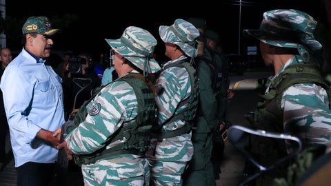 Nicolás Maduro con las Fuerzas Armadas del régimen - Foto EFE