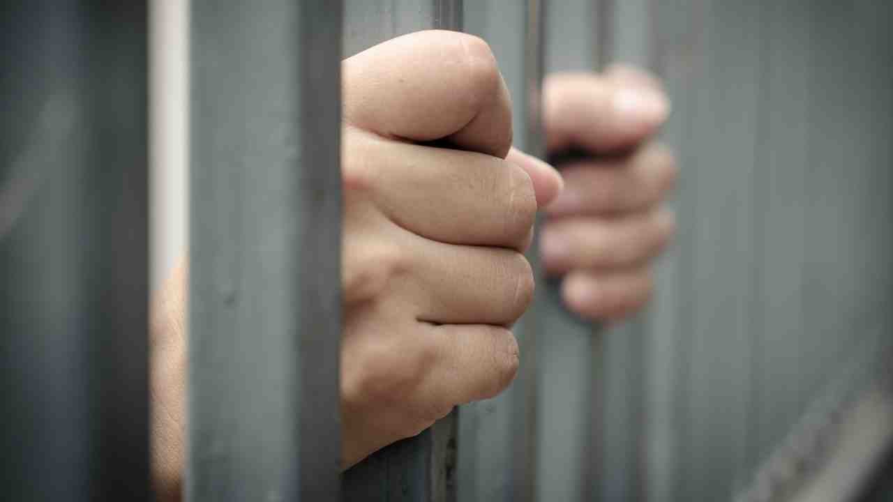 Arresto menores - Canva