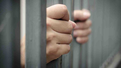 Arresto menores - Canva