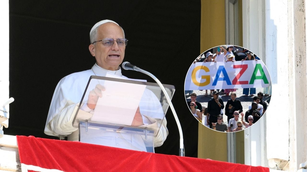 Papa León XIV/ Pancarta que pide paz para Gaza en el vaticano el domingo - Fotos AFP