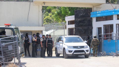 Asciende a 17 la cifra de presos muertos en cárcel de Ecuador - Foto AFP