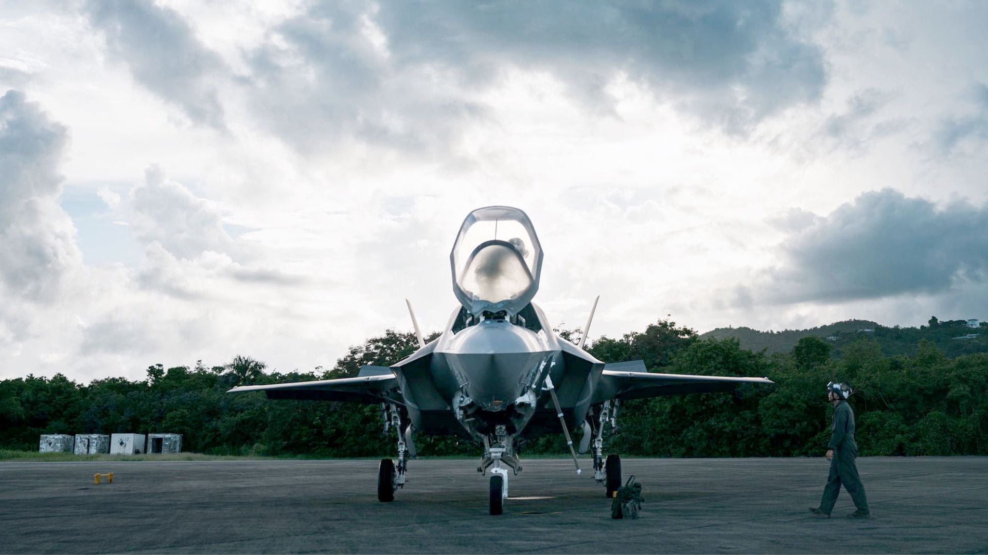 Foto de aeronave de guerra estadounidense en Puerto Rico (EFE)