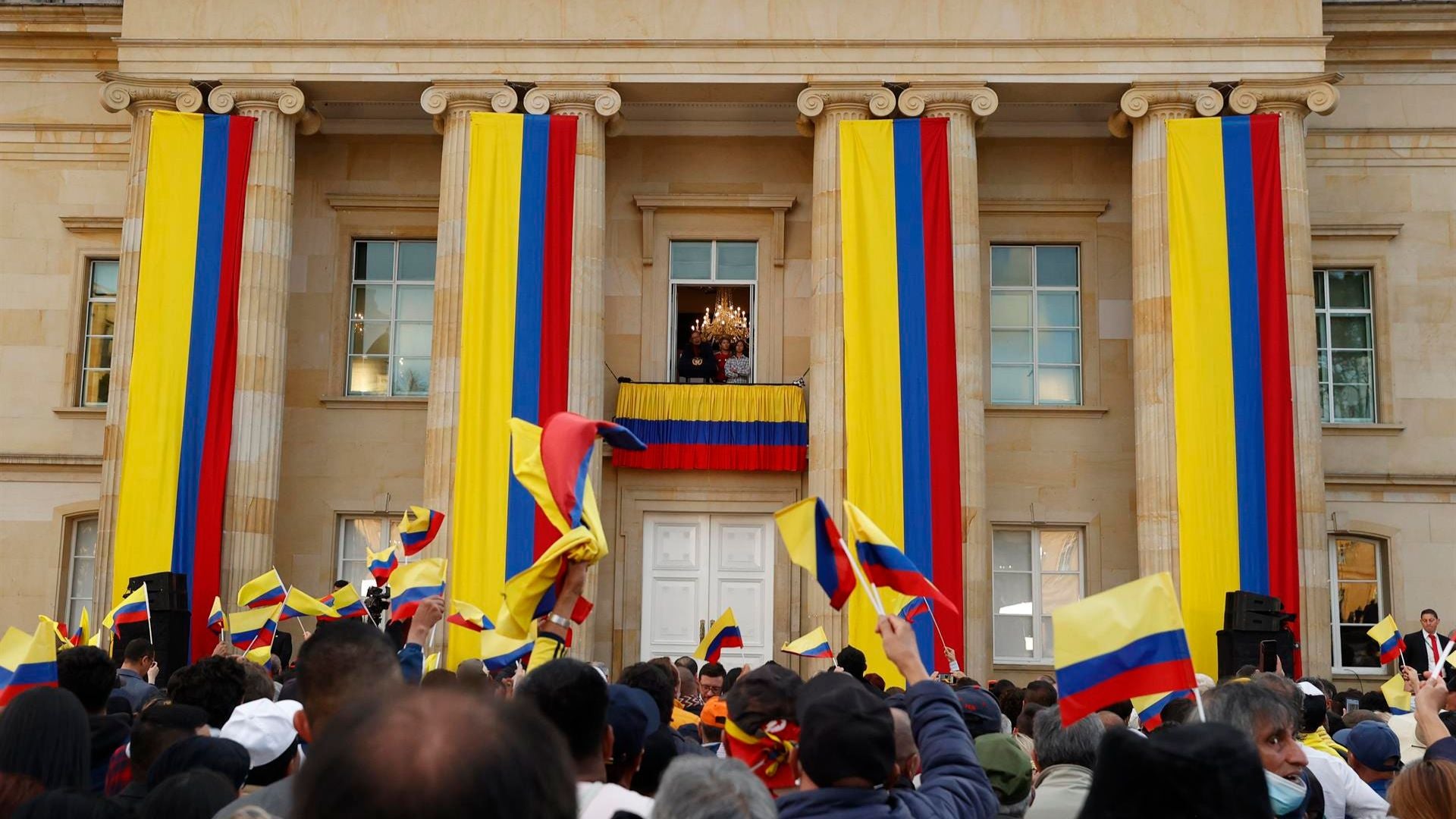Dos candidatos más se suman a la condienta electoral a la presidencia de 2026 - Foto Casa de Nariño: EFE