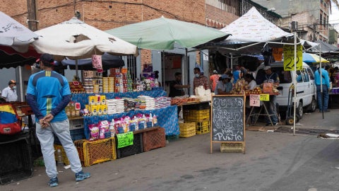 Comerciantes informales - Foto: EFE