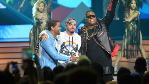 J Balvin junto al dúo Zion & Lennox | Foto: AFP