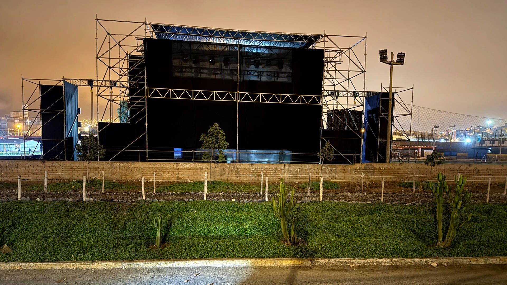 Escenario en Chorrillos, Lima, donde se presentó una balacera durante un concierto - Foto: EFE