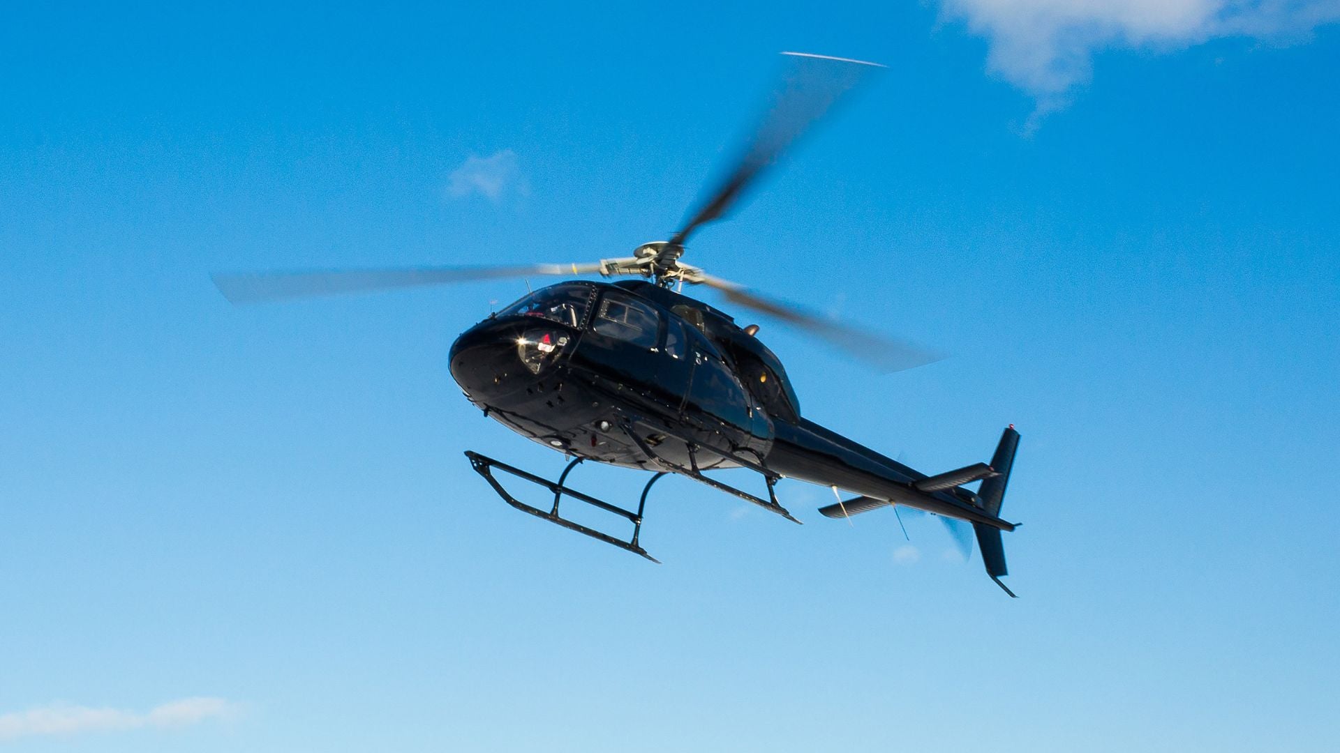 Helicóptero - Foto de referencia: Canva