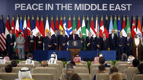 Trump pronuncia un discurso en la Cumbre de Paz de Gaza - Foto EFE