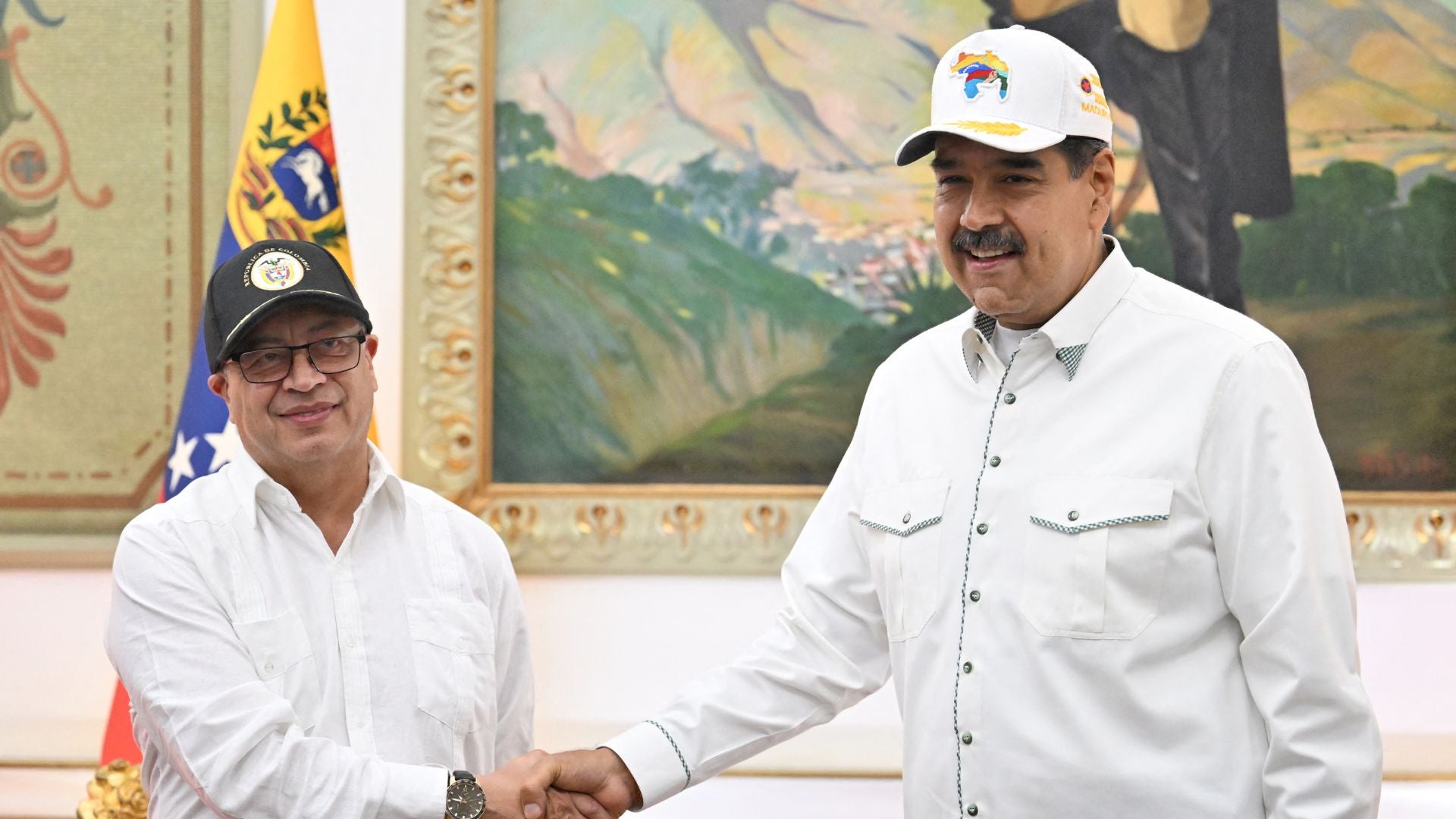 Gustavo Petro y Nicolás Maduro (AFP)