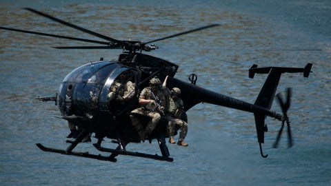 Helicóptero Mh-6, conocido como Little Bird (AFP)