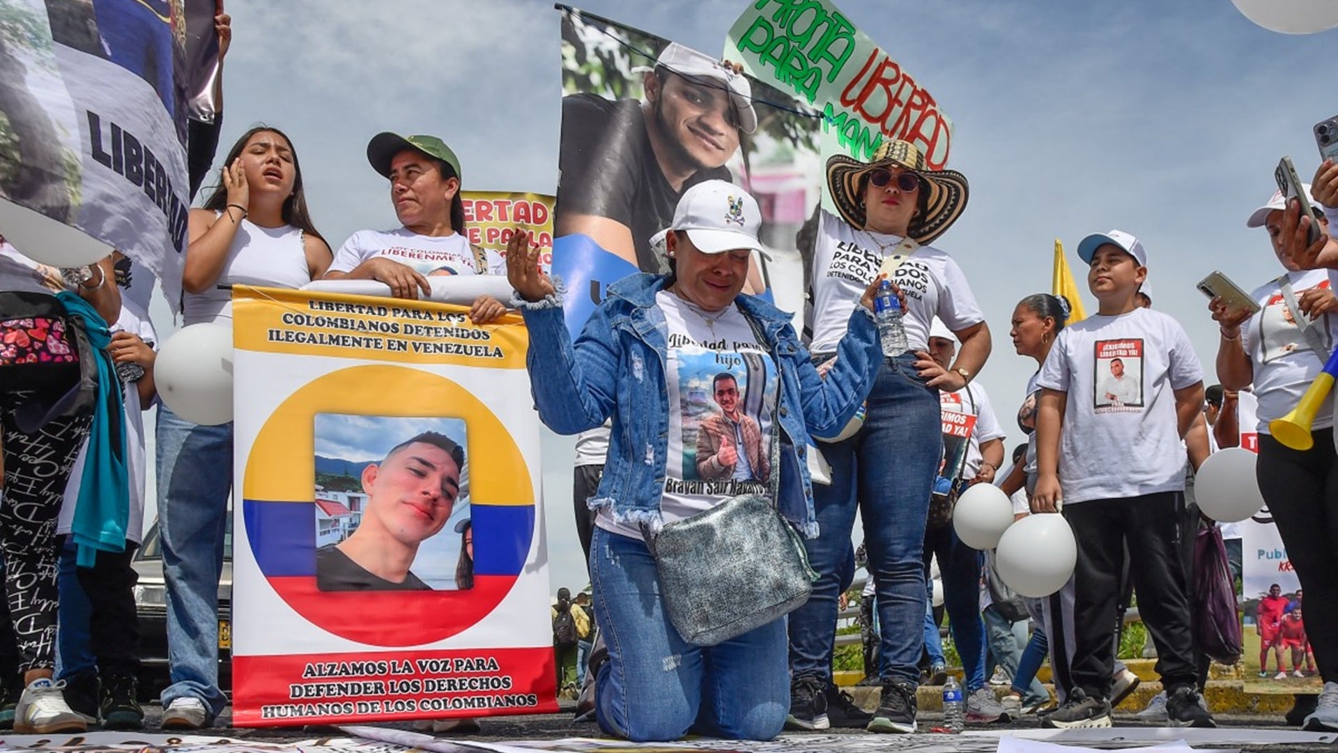 Familiares de colombianos detenidos - AFP