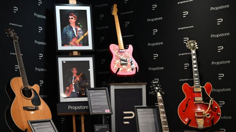 Subasta guitarra de Noel Gallagher | Foto: AFP