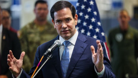 El secretario de Estado de Estados Unidos, Marco Rubio, habla con los medios después de visitar el Centro de Coordinación Civil-Militar en el sur de Israel el 24 de octubre-Foto: AFP