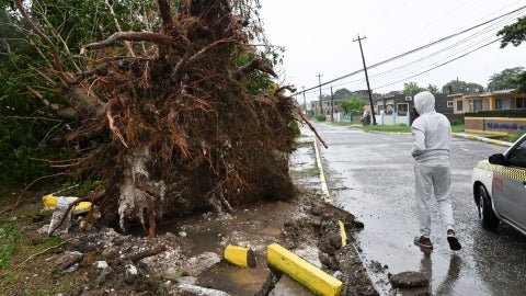 Huracán Melissa se degrada a categoría 4 mientras golpea Jamaica