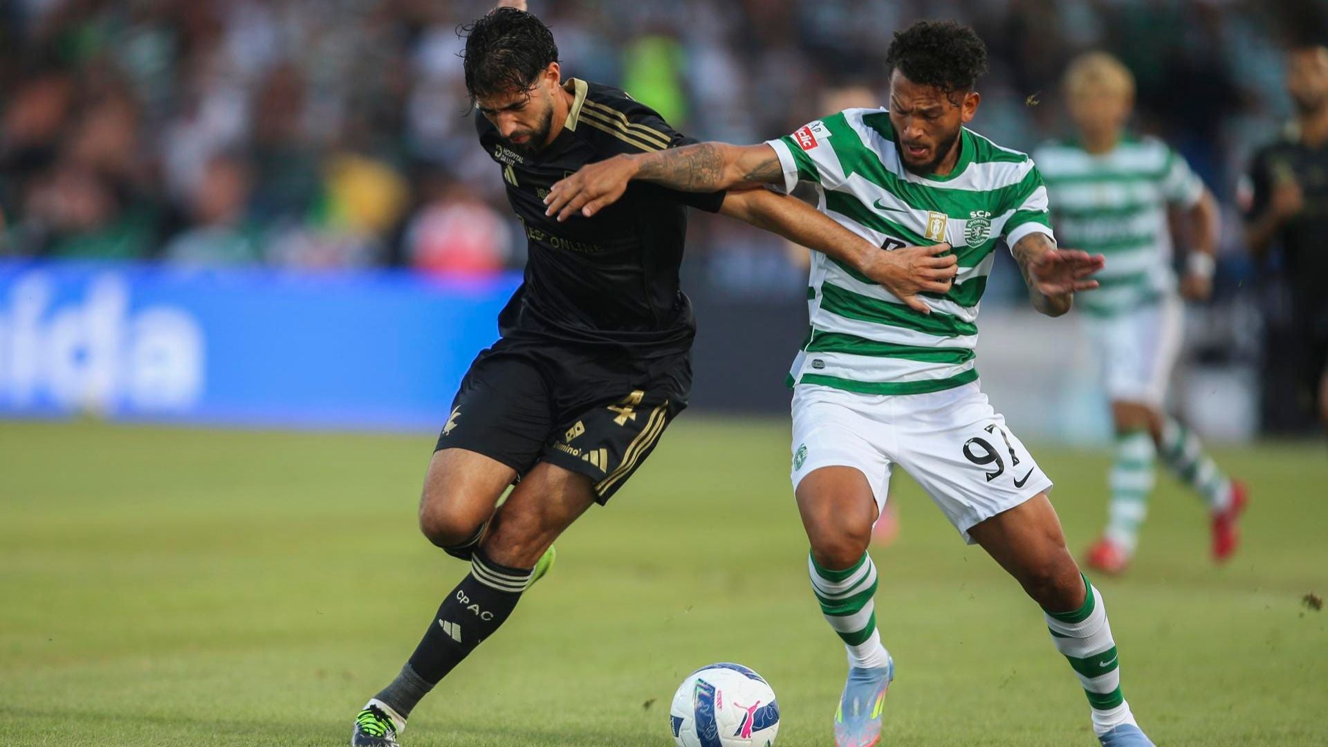 Luis Javier Suárez elegido el mejor jugador de la Liga de Portugal en el inicio de temporada - Foto: EFE Luis Javier Suárez elegido el mejor jugador de la Liga de Portugal en el inicio de temporada - Foto: EFE