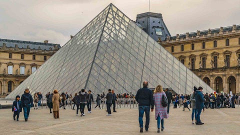 Museo del Louvre - Canva