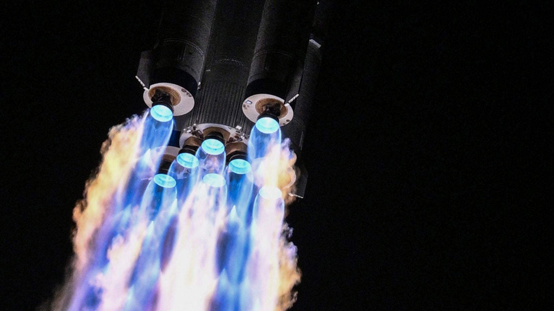 Cohete portador Larga Marcha-2F con Shenzhou-21 - Foto AFP