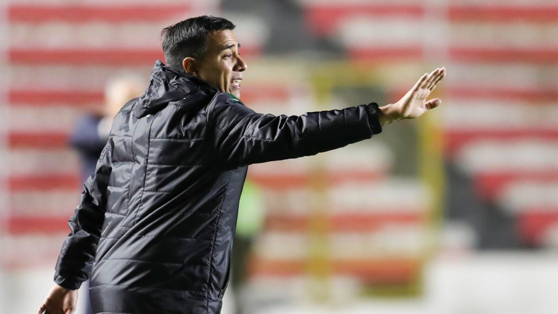 César Farías cerca de convertirse nuevo DT de Santa Fe - Foto: EFE