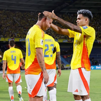 El divertido video que protagonizaron James Rodríguez y Luis Díaz para ...