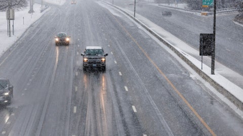 Varias regiones vivirán en las próximas horas una montaña rusa climática por potente frente frío - Foto referencia EFE