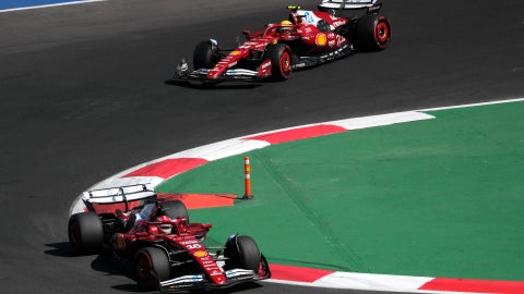 Lewis Hamilton y Charles Leclerc | Foto: EFE