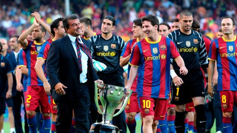 Messi y Laporta tras ganar el Joan Gamper 200910 en el Camp Nou – Foto EFE