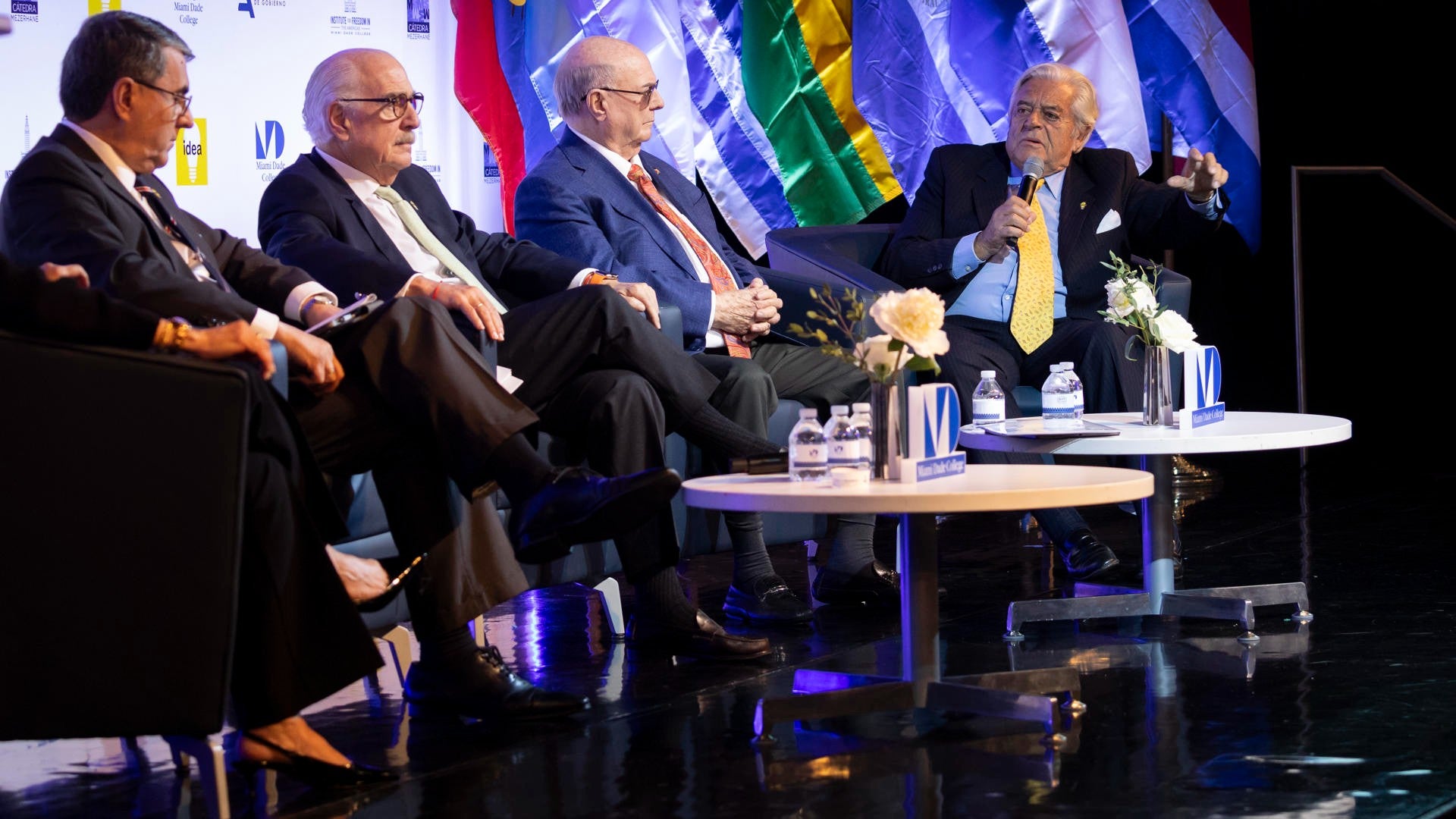 El expresidente colombiano Andrés Pastrana participó, junto con los también exmandatarios Luis Alberto Lacalle, Federico Franco, e Hipólito Mejía, en el décimo Diálogo Presidencial del Grupo Idea. (EFE)
