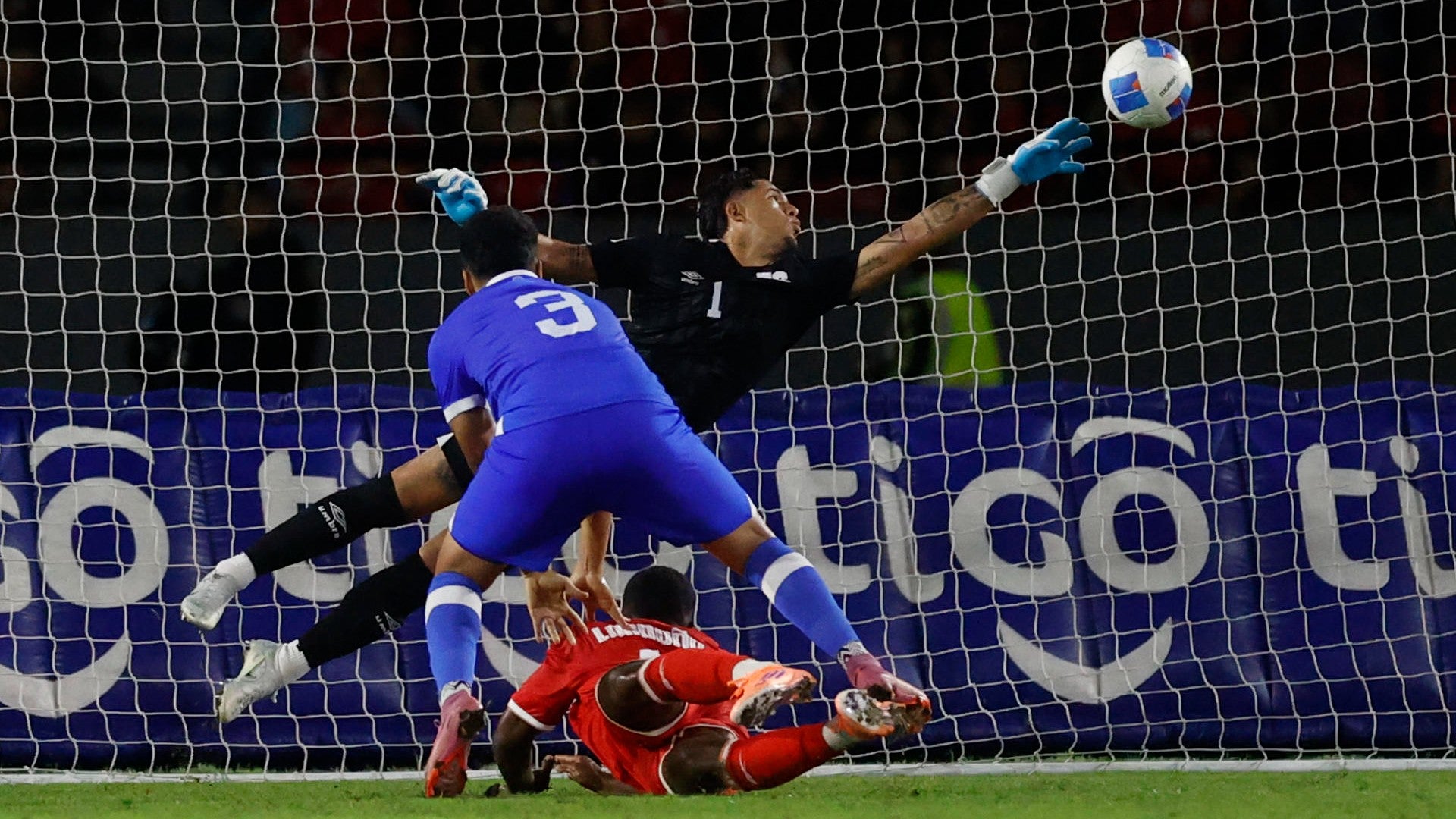 Panamá ante El Salvador en las Eliminatorias de CONCACAF - Foto: EFE