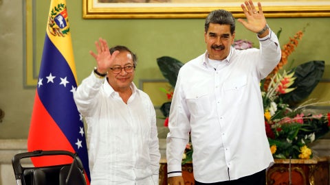 Gustavo Petro y Nicolás Maduro (AFP)