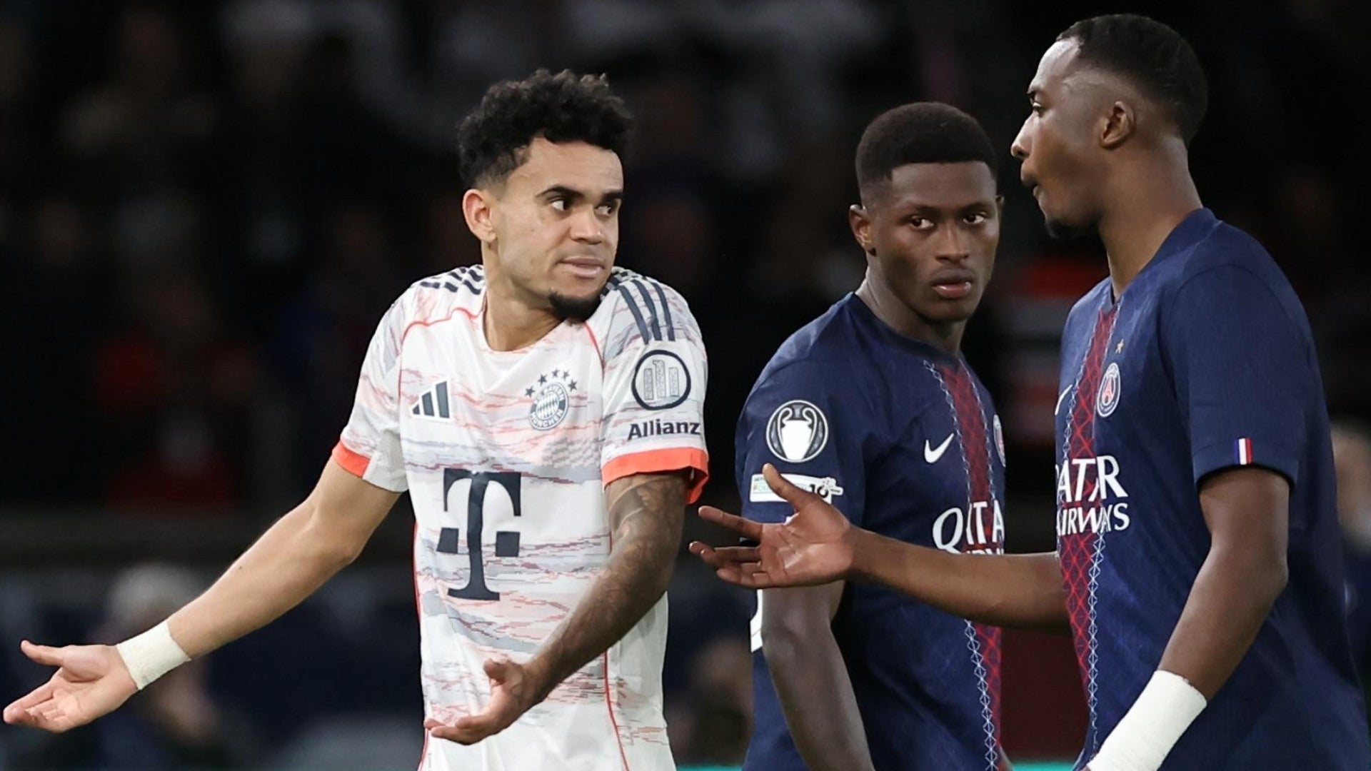 Luis Díaz expulsado en el partido Bayern Múnich vs PSG en Champions League / FOTO: EFE